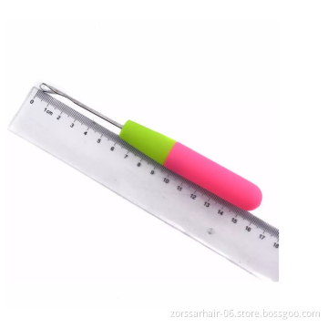 Hot Selling  Needle In Hair Extension Tools  Plastic Handle Hook Pulling Hook Needle Ventilating Wig